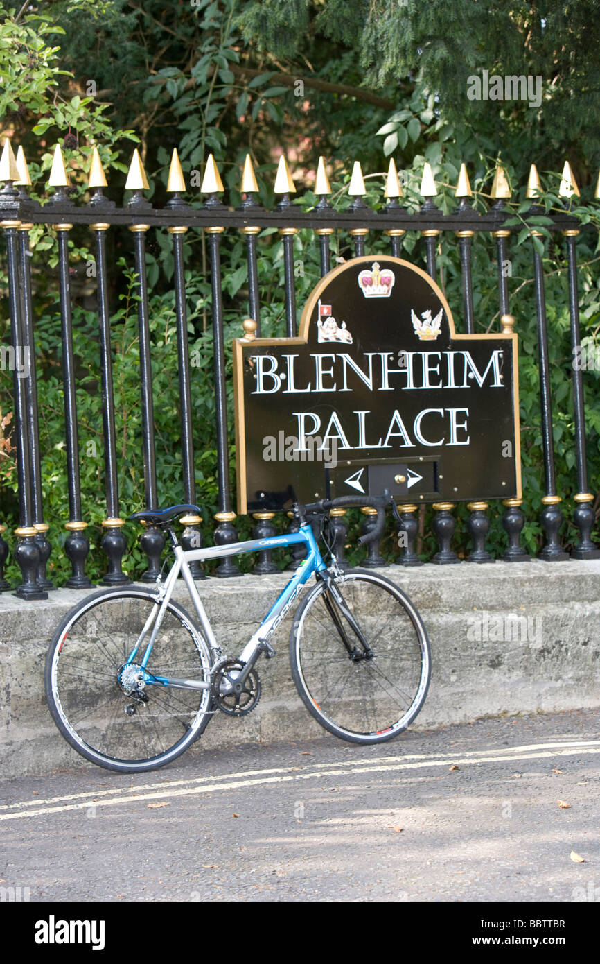Bike and Blenheim Palace sign Stock Photo Alamy