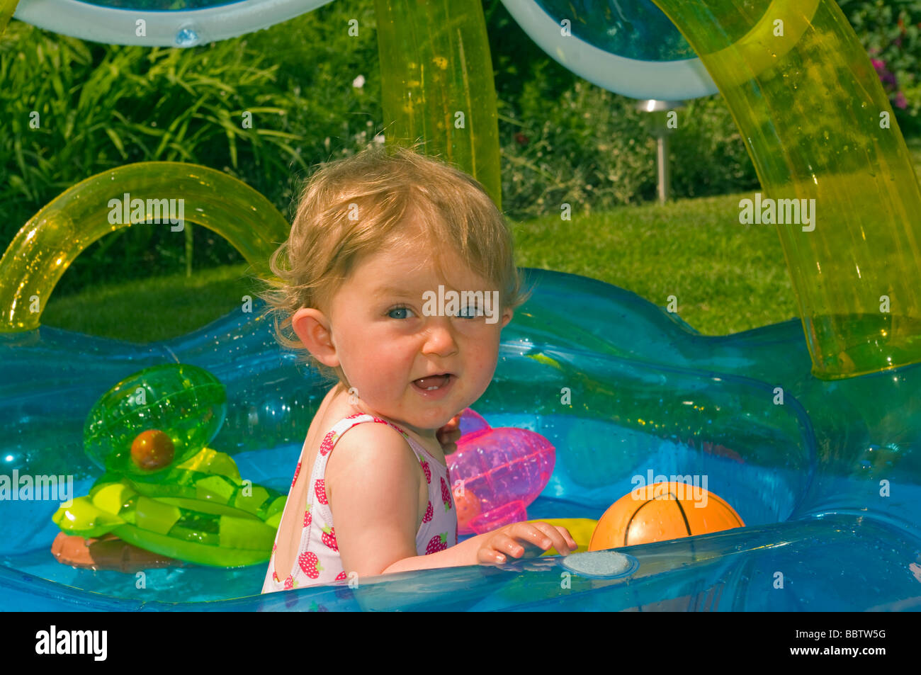 babies paddling pool