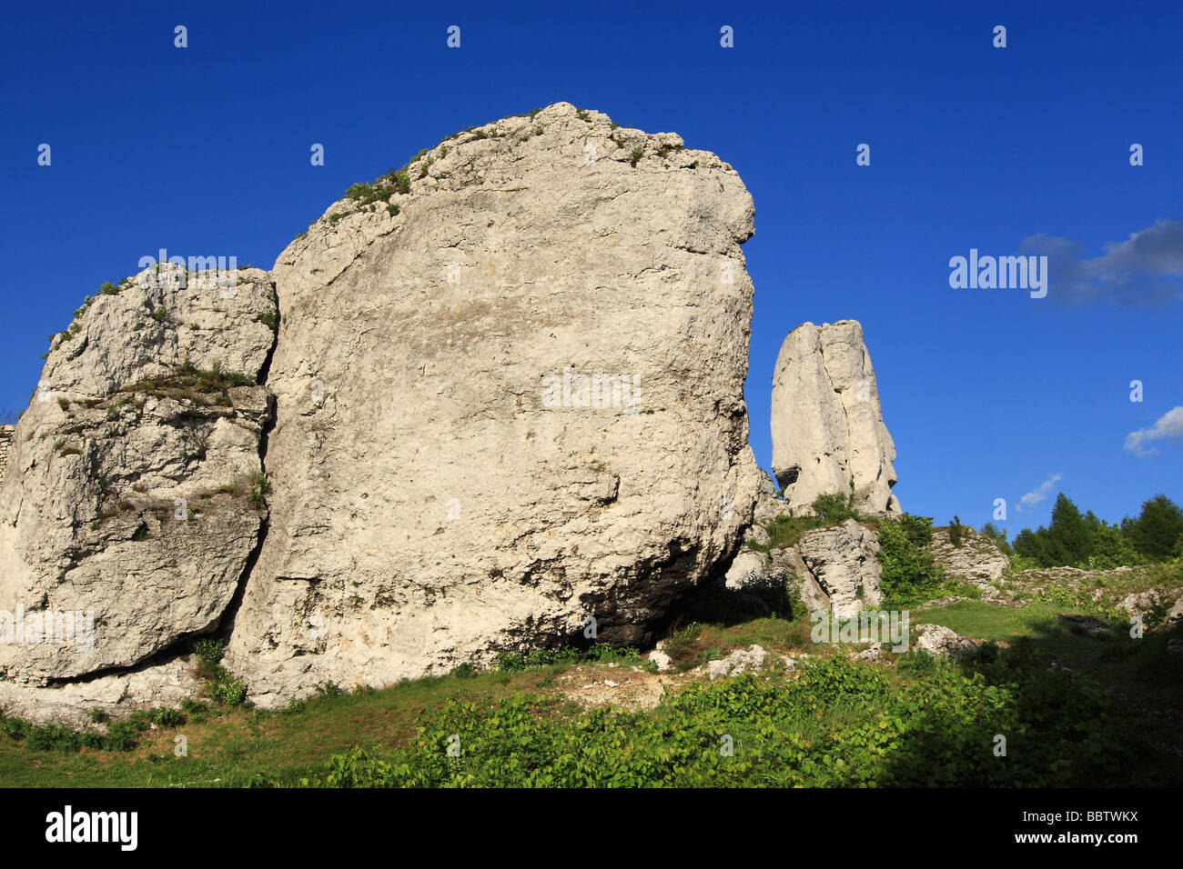 Limestone rocks and cliffs in Polish Jura Chain, Poland Stock Photo - Alamy