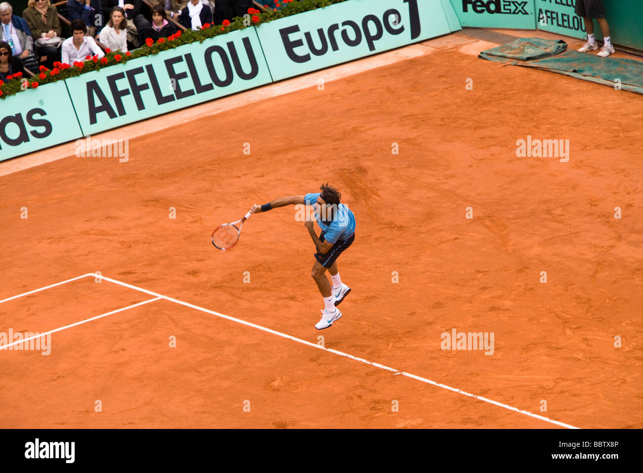 PARIS - JUNE 7: Roger Federer of Switzerland in action at French Open, Roland Garros, final game on June 7, 2009 in Paris, Franc Stock Photo