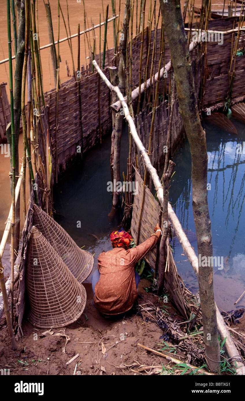 Bamboo fish traps hi-res stock photography and images - Page 2 - Alamy