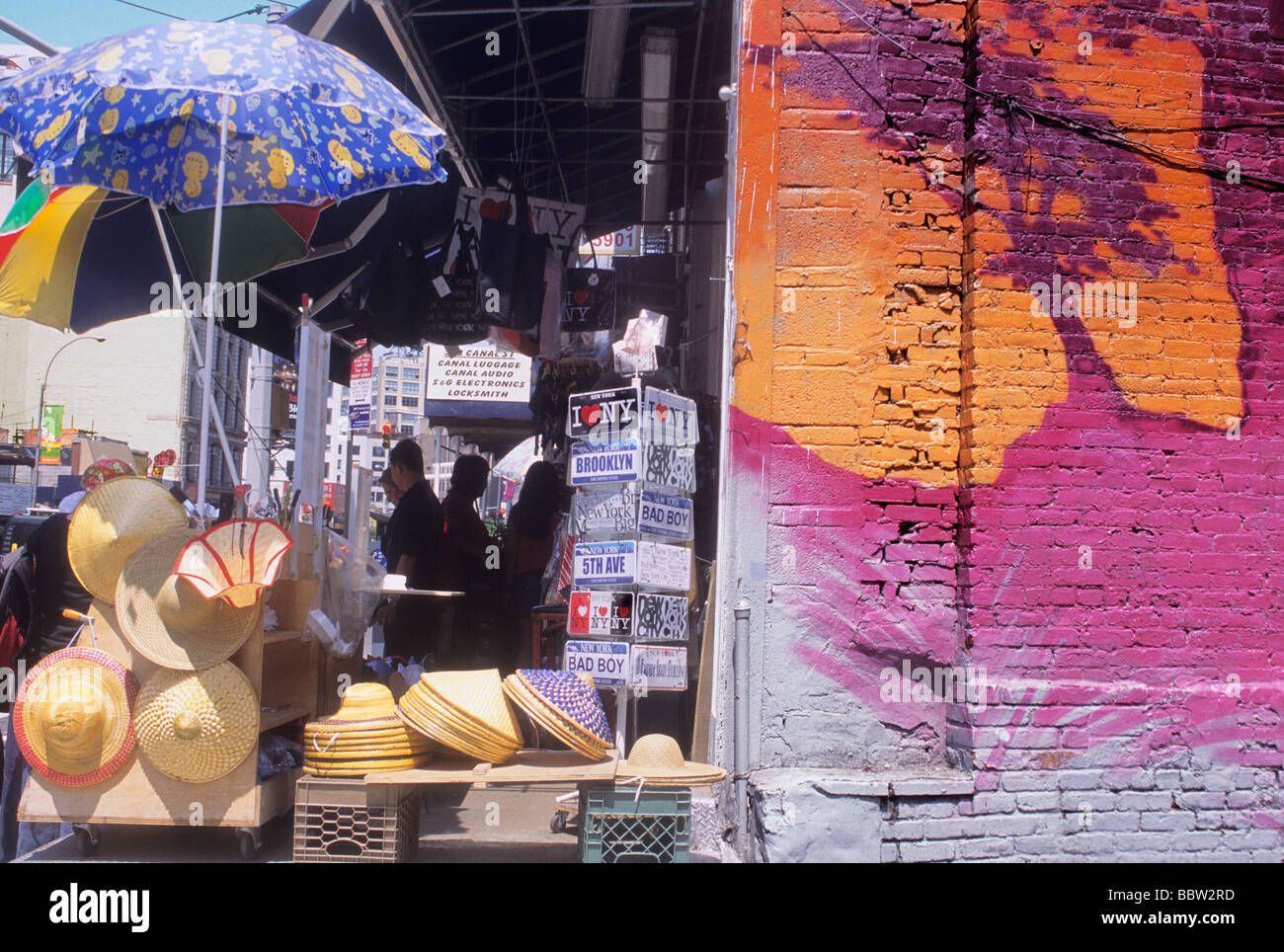 Chinatown Canal Street, New York, Lower Manhattan, Street vendor ...
