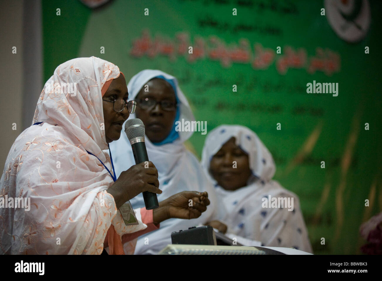 Woman speaks her mind during political conference in compound belonging to the Governor of North Darfur in Al Fasher Stock Photo