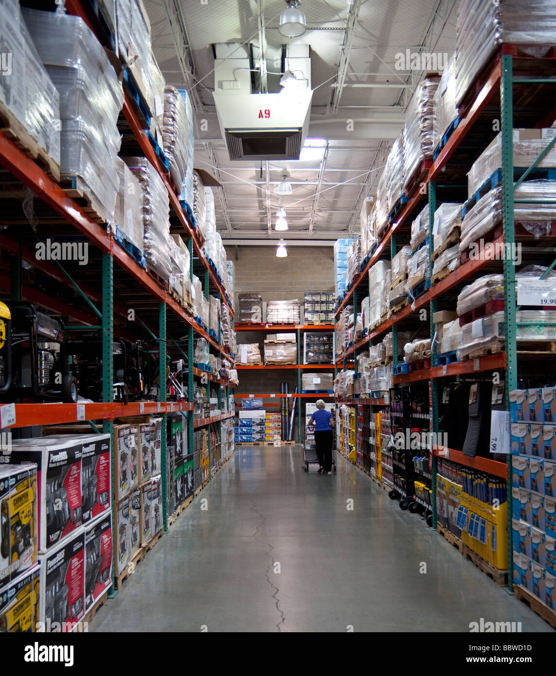 Costco warehouse store hi-res stock photography and images - Alamy