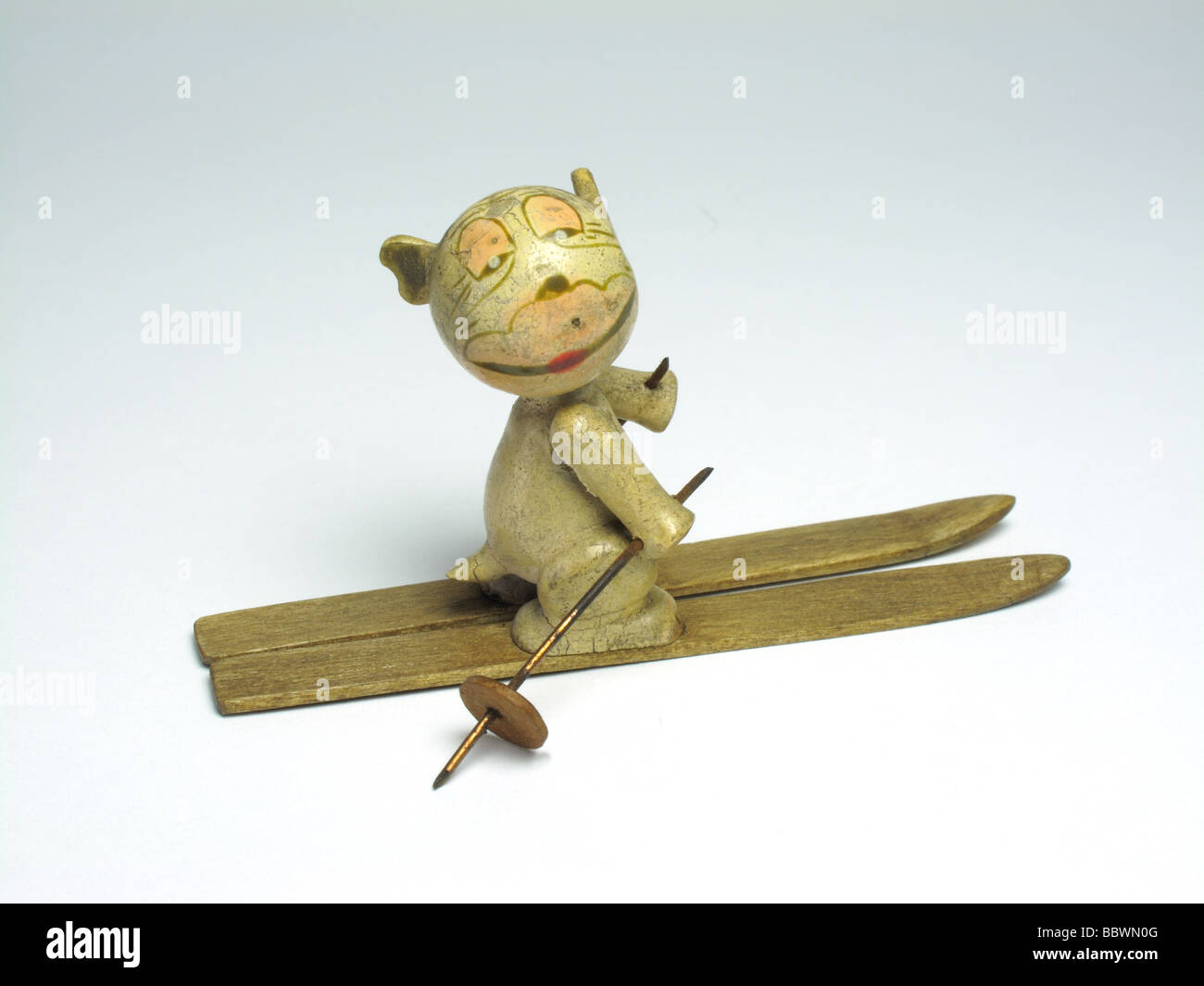 Vintage Skiing Bonzo dog c.1930 Stock Photo Alamy