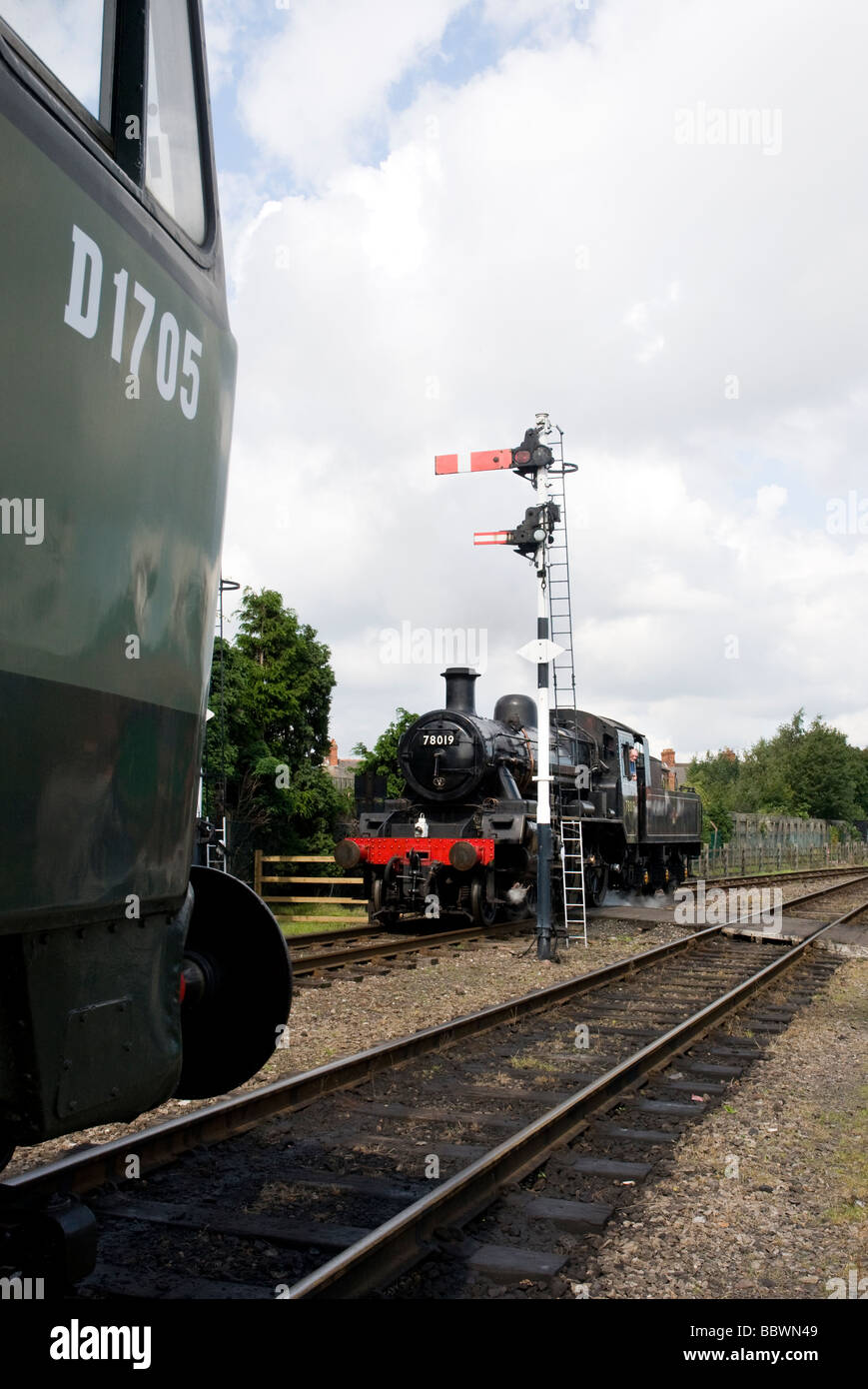 standard class 2 78019 and brush type 4 D1705 great central railway loughborough uk Stock Photo