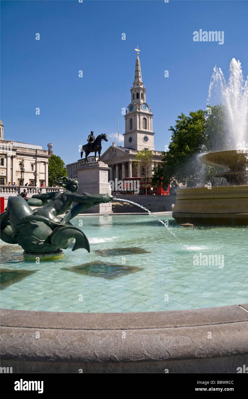 Trafalgar Square Fountain London UK Stock Photo Alamy