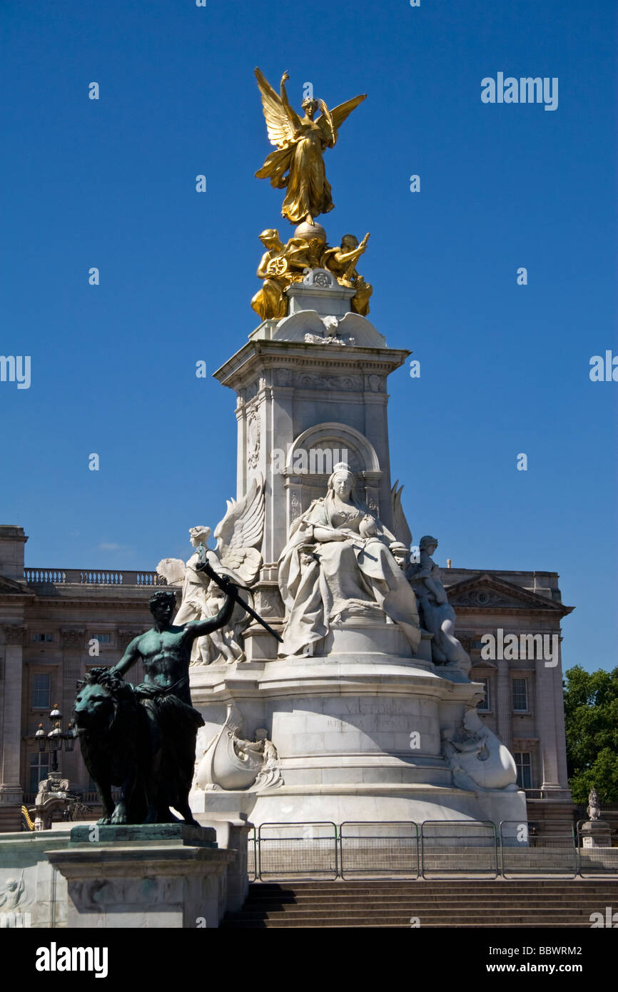 Queen Victoria Memorial Statue at Buckingham Palace London UK Stock