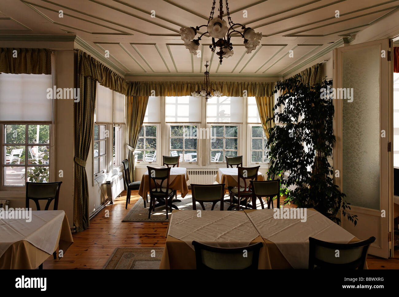 Dining room of a restaurant in an old Ottoman wooden house, Sultanahmet, Istanbul, Turkey Stock Photo