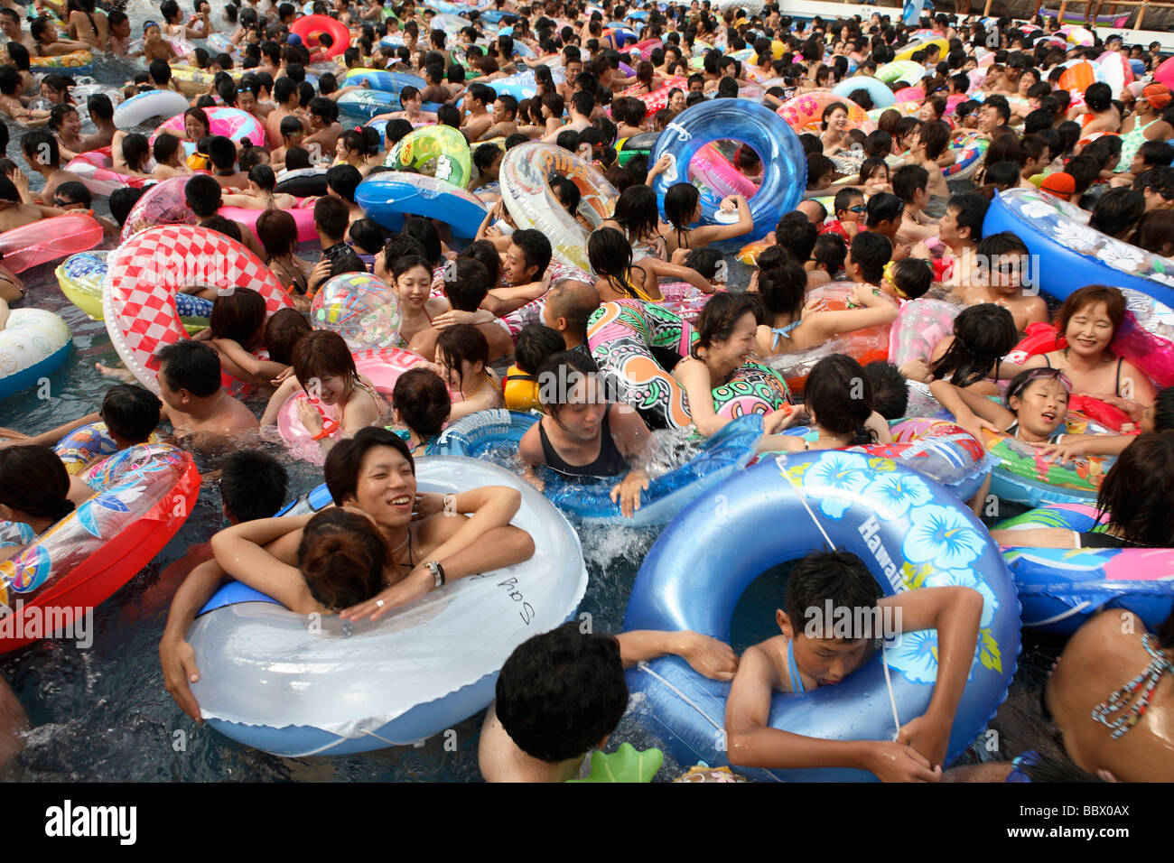 The wave pool at the Tokyo summerland Stock Photo Alamy