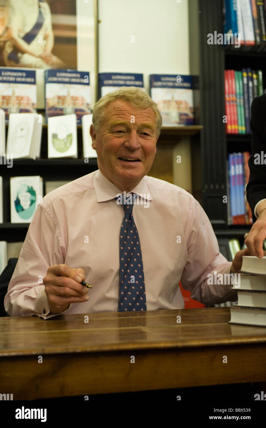Paddy Ashdown presenting his autobiography 'A fortunate life' Stock Photo