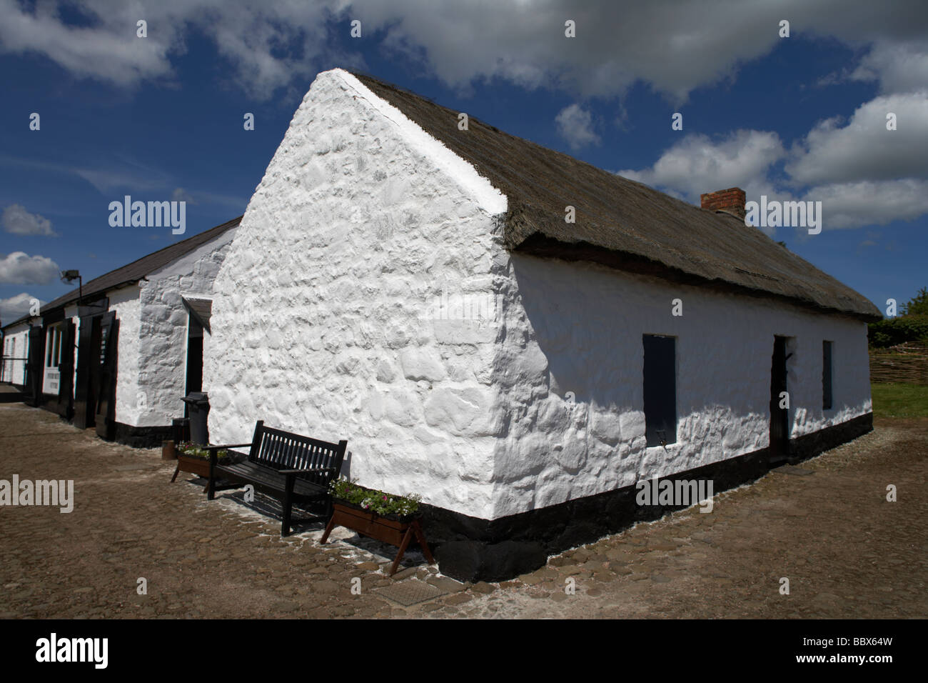 Irish ancestral home ireland hi-res stock photography and images - Alamy, image size:1300x956
