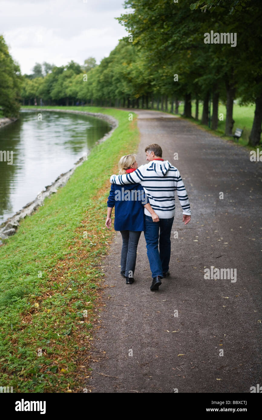 Strolling people in park hi-res stock photography and images - Alamy