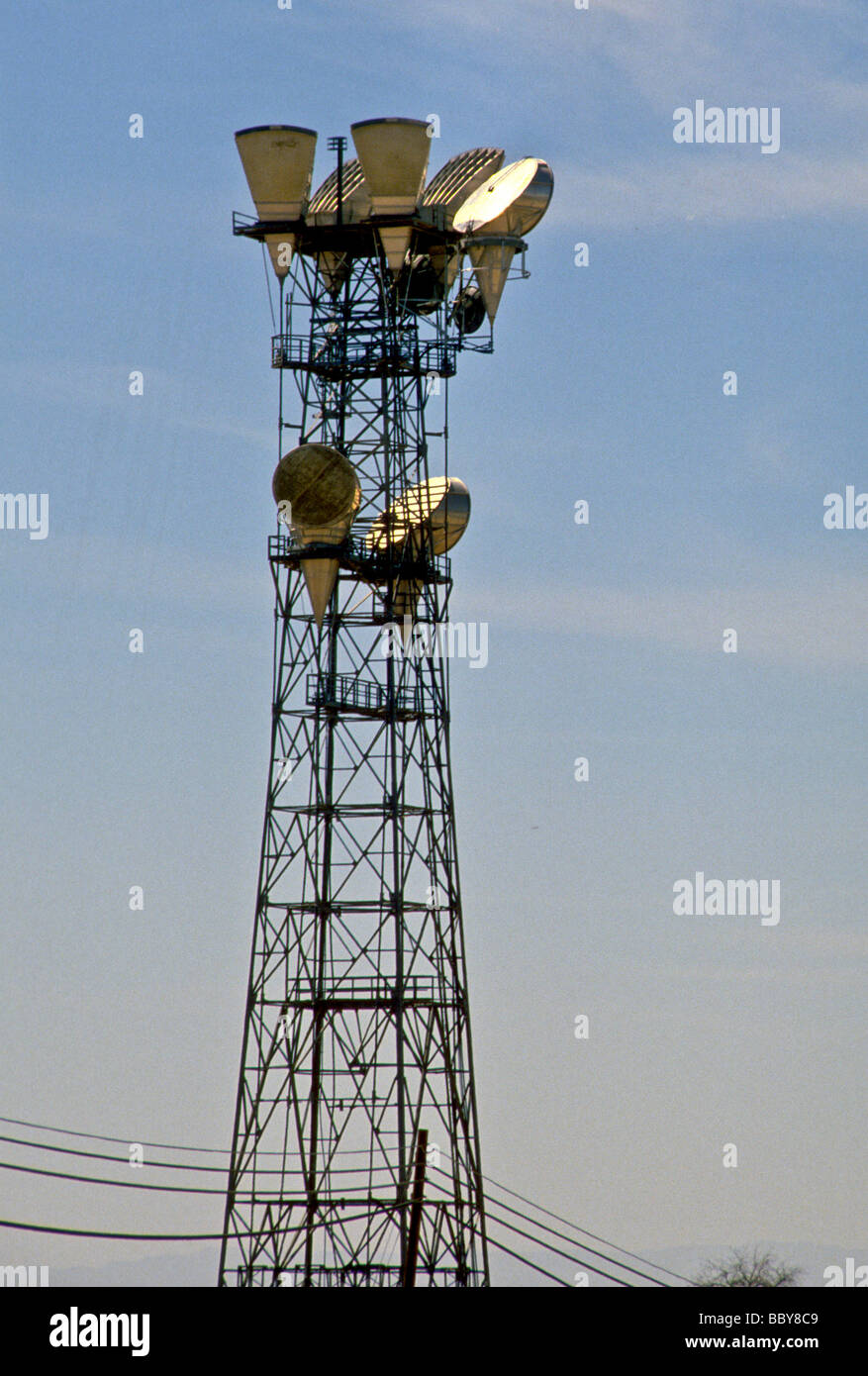 https://c8.alamy.com/comp/BBY8C9/telephone-microwave-repeater-tower-electronic-communication-industry-BBY8C9.jpg