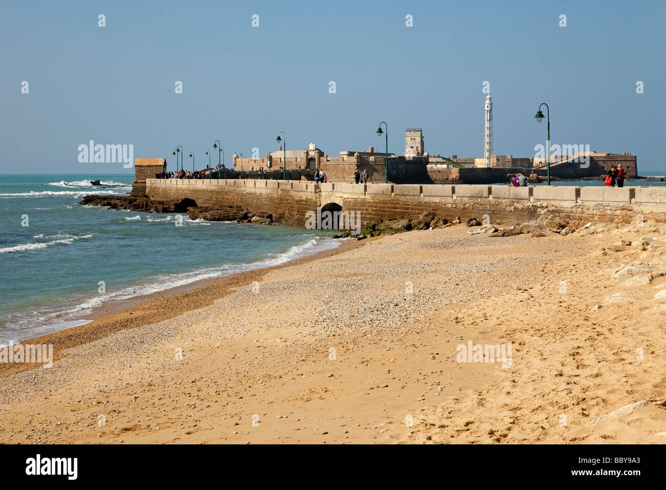 Playa De La Caleta Y Castillo De San Sebastian En Cadiz Andalucia