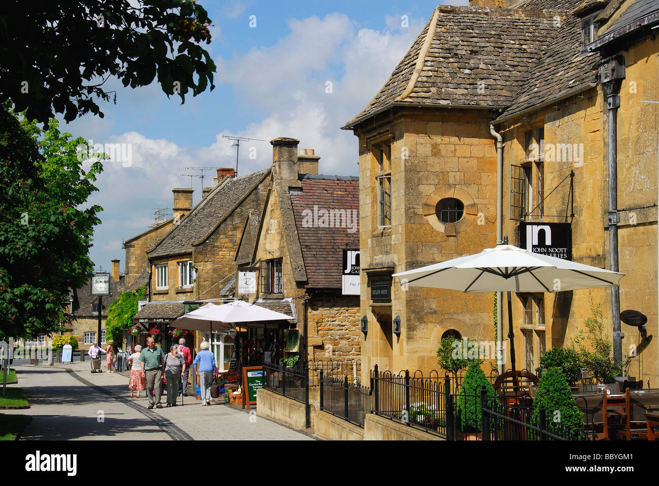 WORCESTERSHIRE, UK. The village of Broadway in the Cotswolds Stock