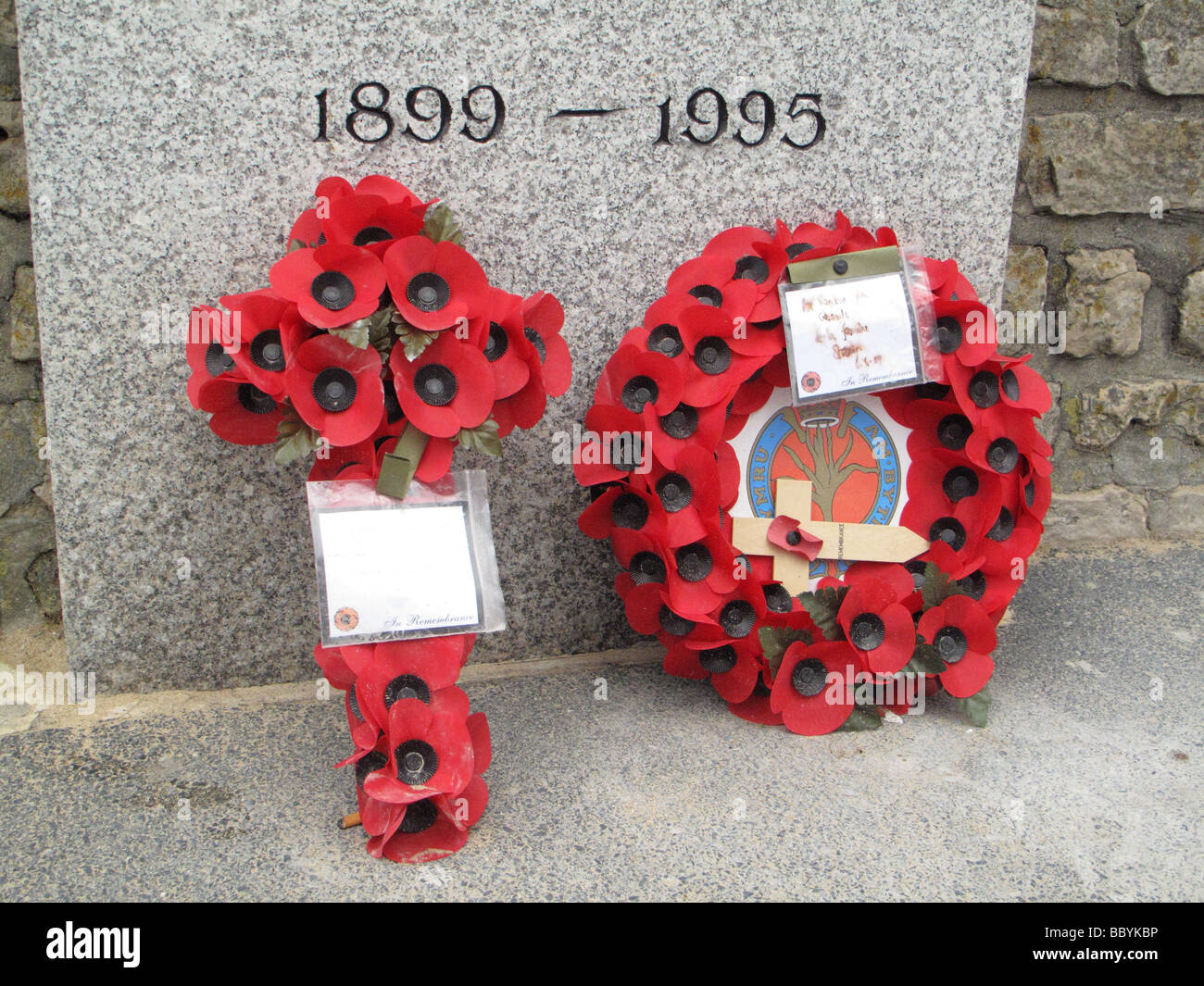 poppy wreath Normandy France world war ww2 memorial Arromanches Stock Photo