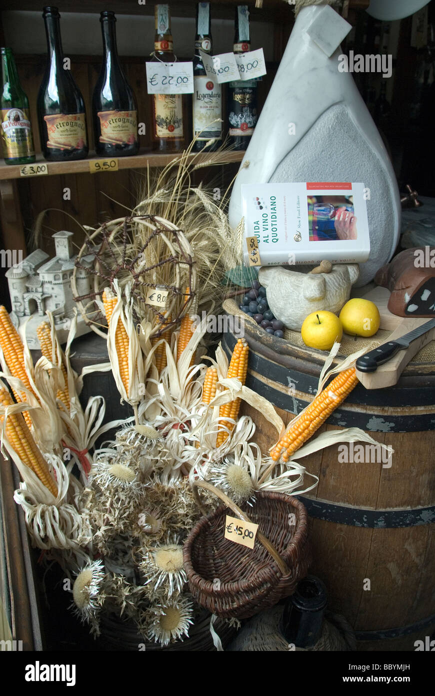 Basketball: The former achieves the feat in Pescia, while the latter  defeats Invictus. It hadn't happened since the first matchday. Legends and  CMC end the year as winners., image size:870x1390