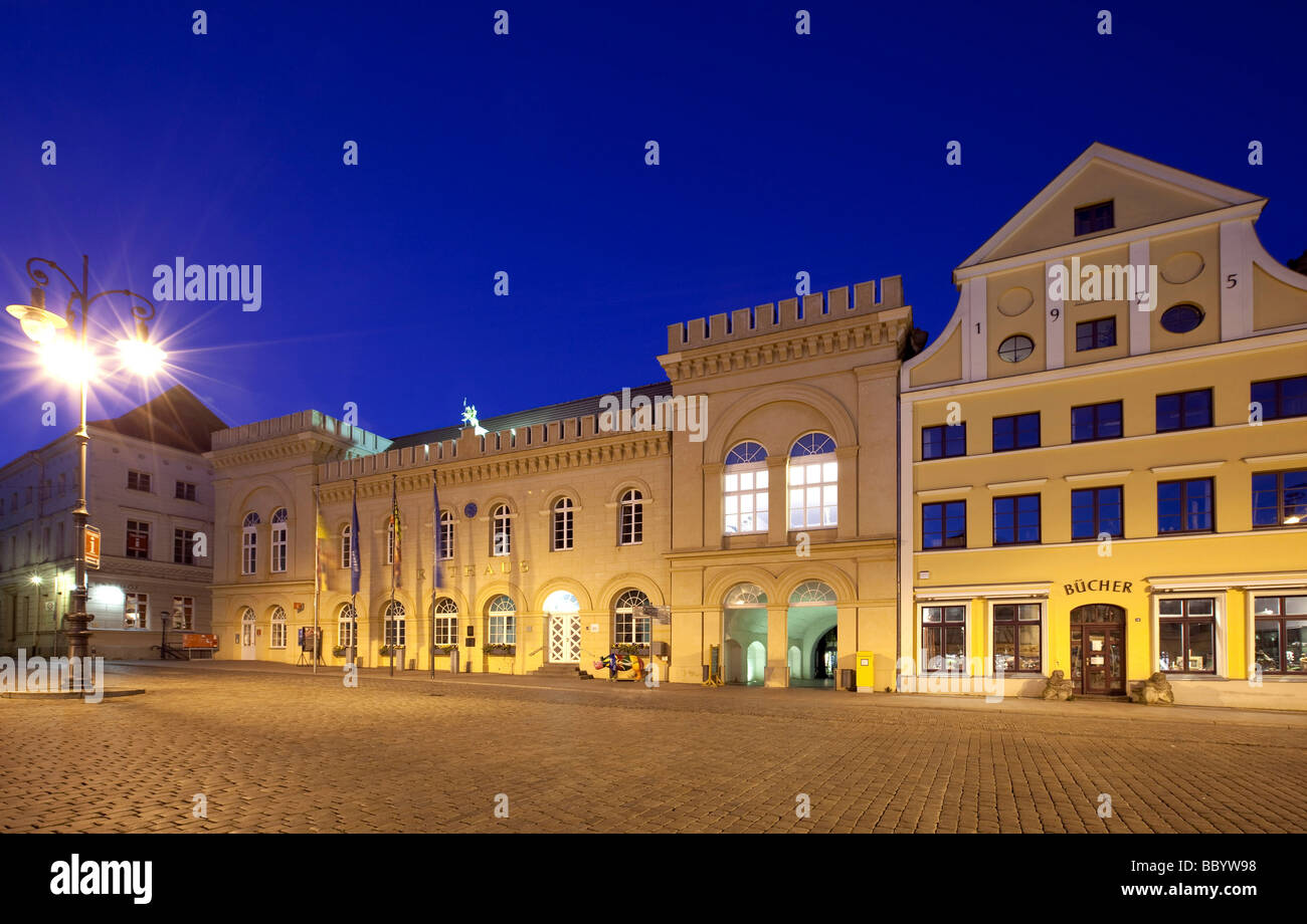 Altstaedtisches Rathaus town Hhll and renovated mansion at the market square, Schwerin, Mecklenburg-Western Pomerania, Germany, Stock Photo
