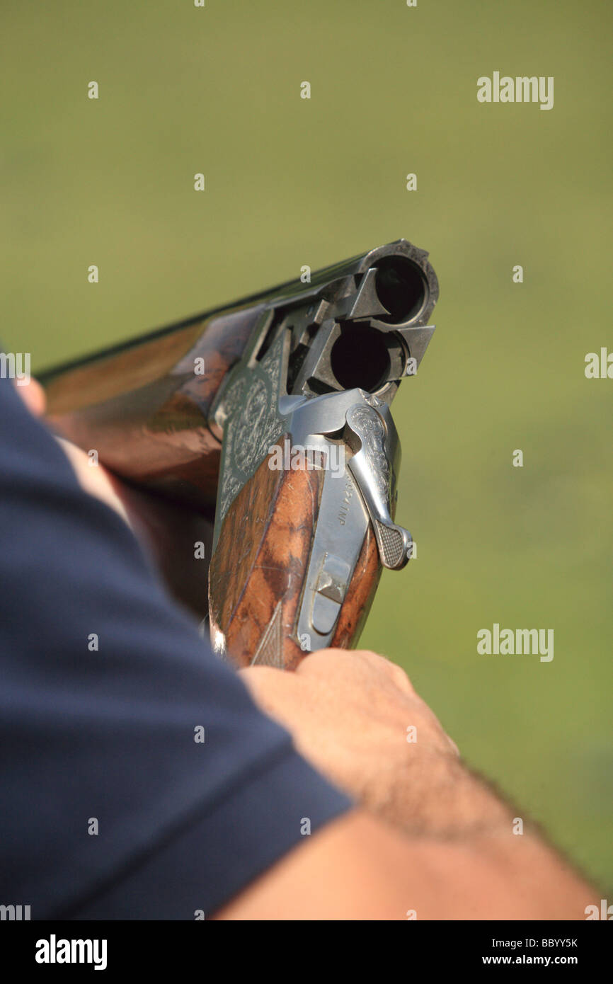 Clay pidgeon shoot hires stock photography and images Alamy