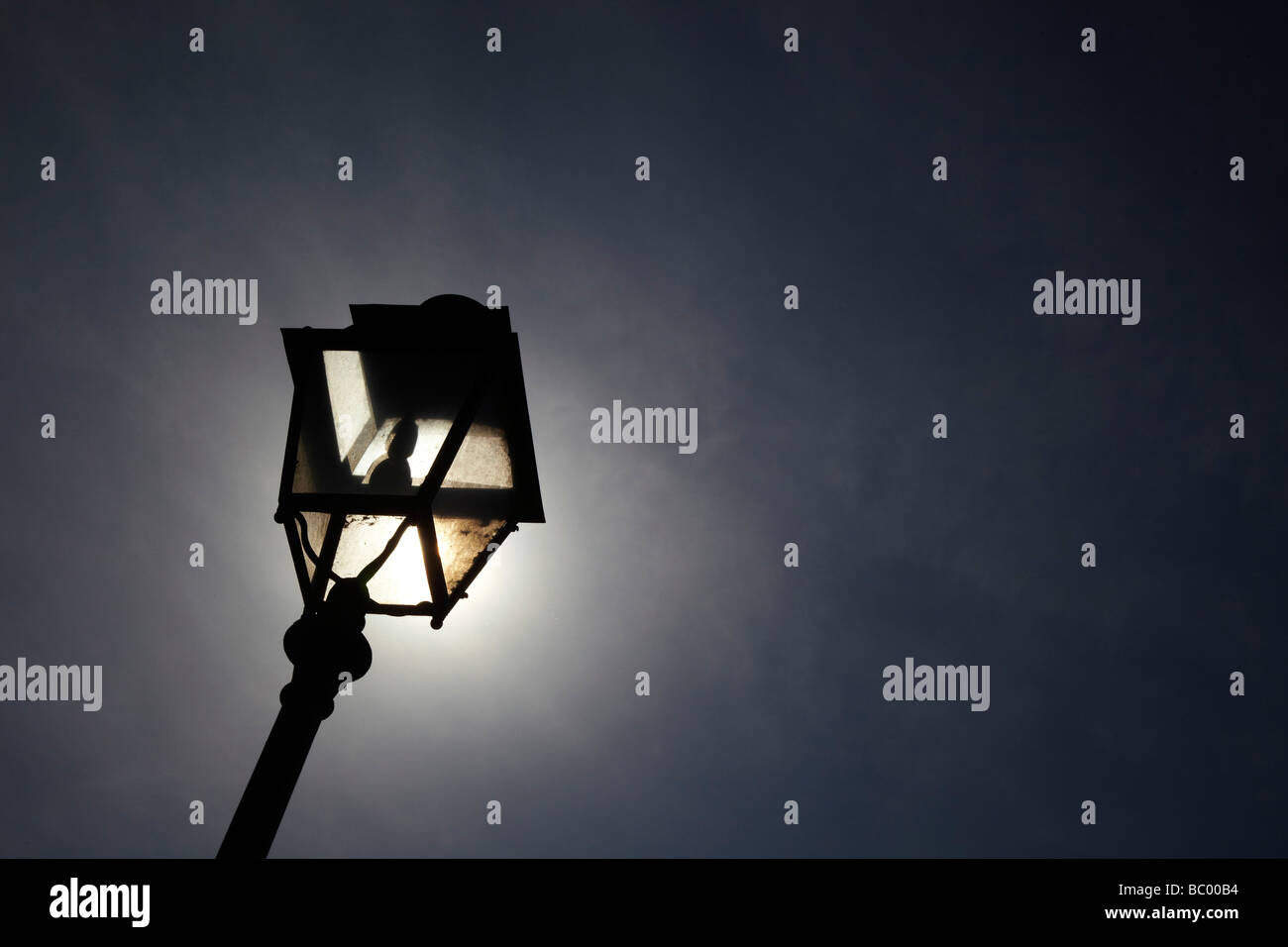 Old street light hi-res stock photography and images - Alamy