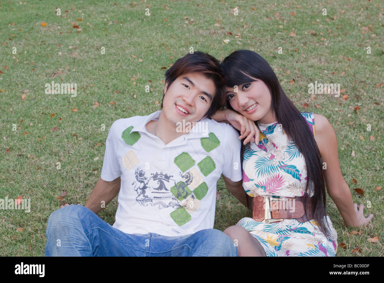 Young asian couple together hi-res stock photography and images - Alamy