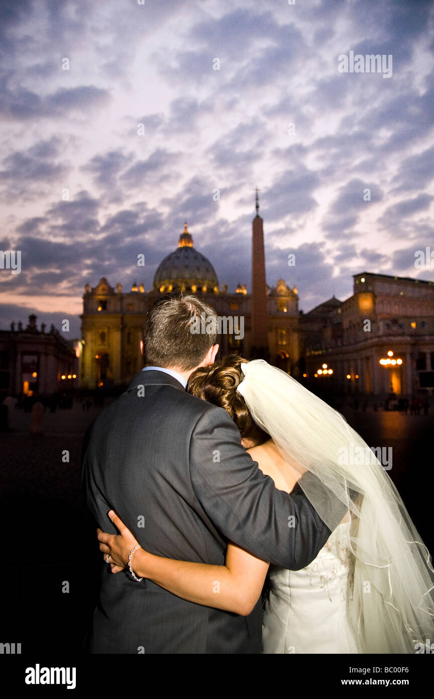 Bride and groom back view church hi-res stock photography and images ...