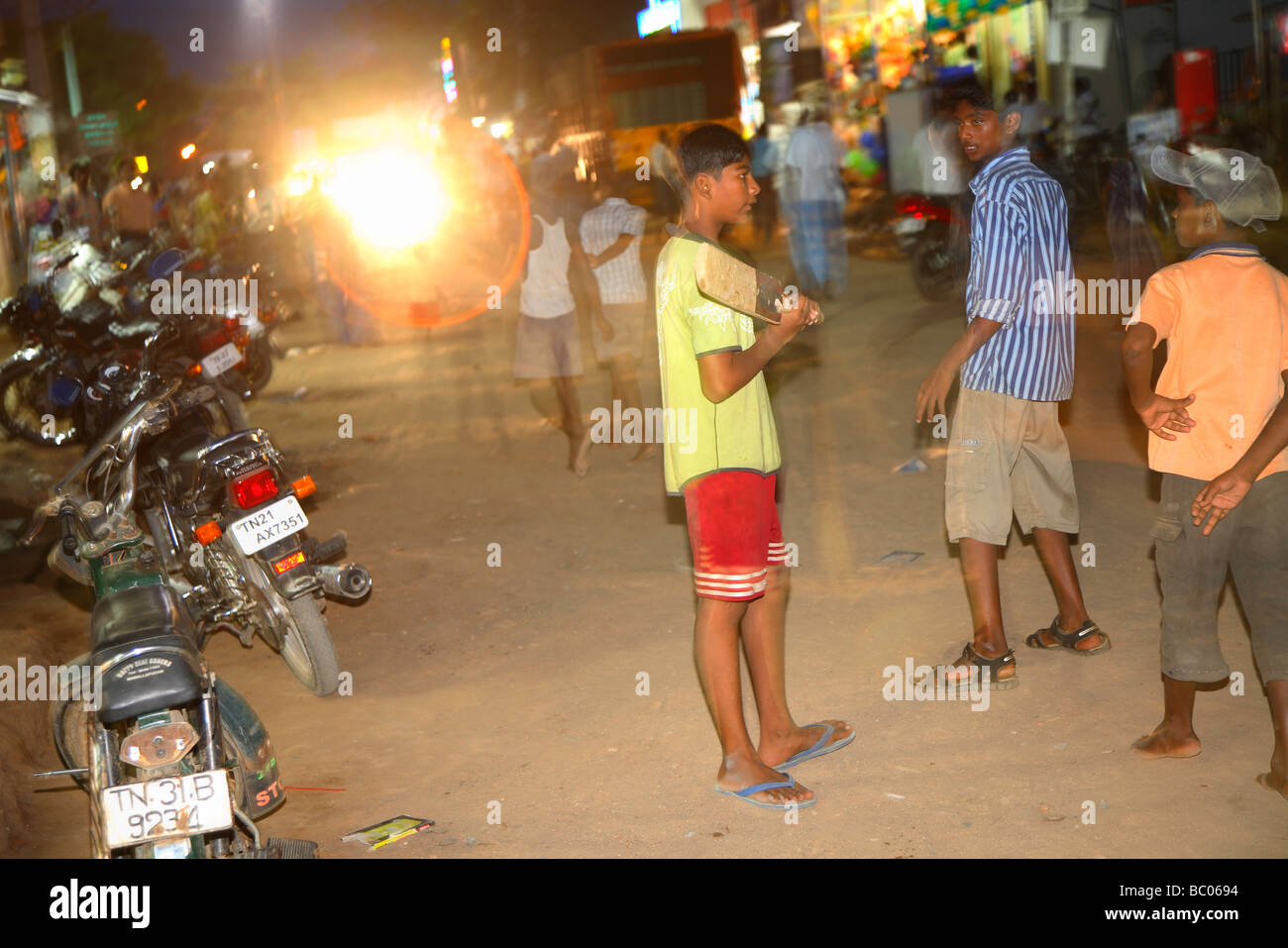 A certain Scissors Power India, Tamil Nadu, Mamallapuram, Mahabalipuram, town at night Stock Photo -  Alamy