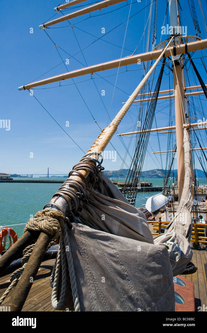 Square rigged ship hires stock photography and images Alamy