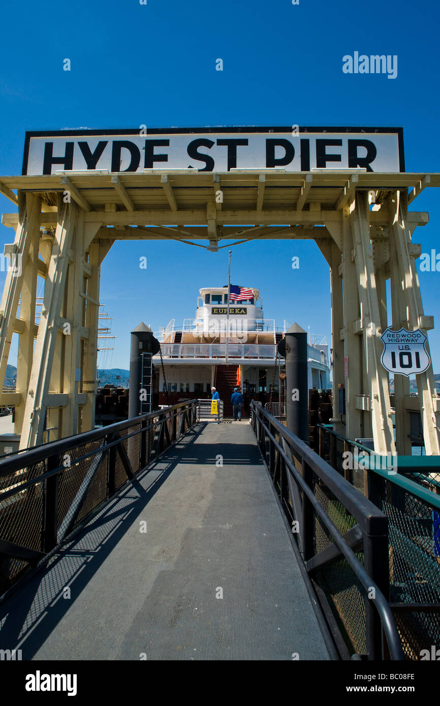 Ferry paddle wheel hyde street pier hi-res stock photography and images ...