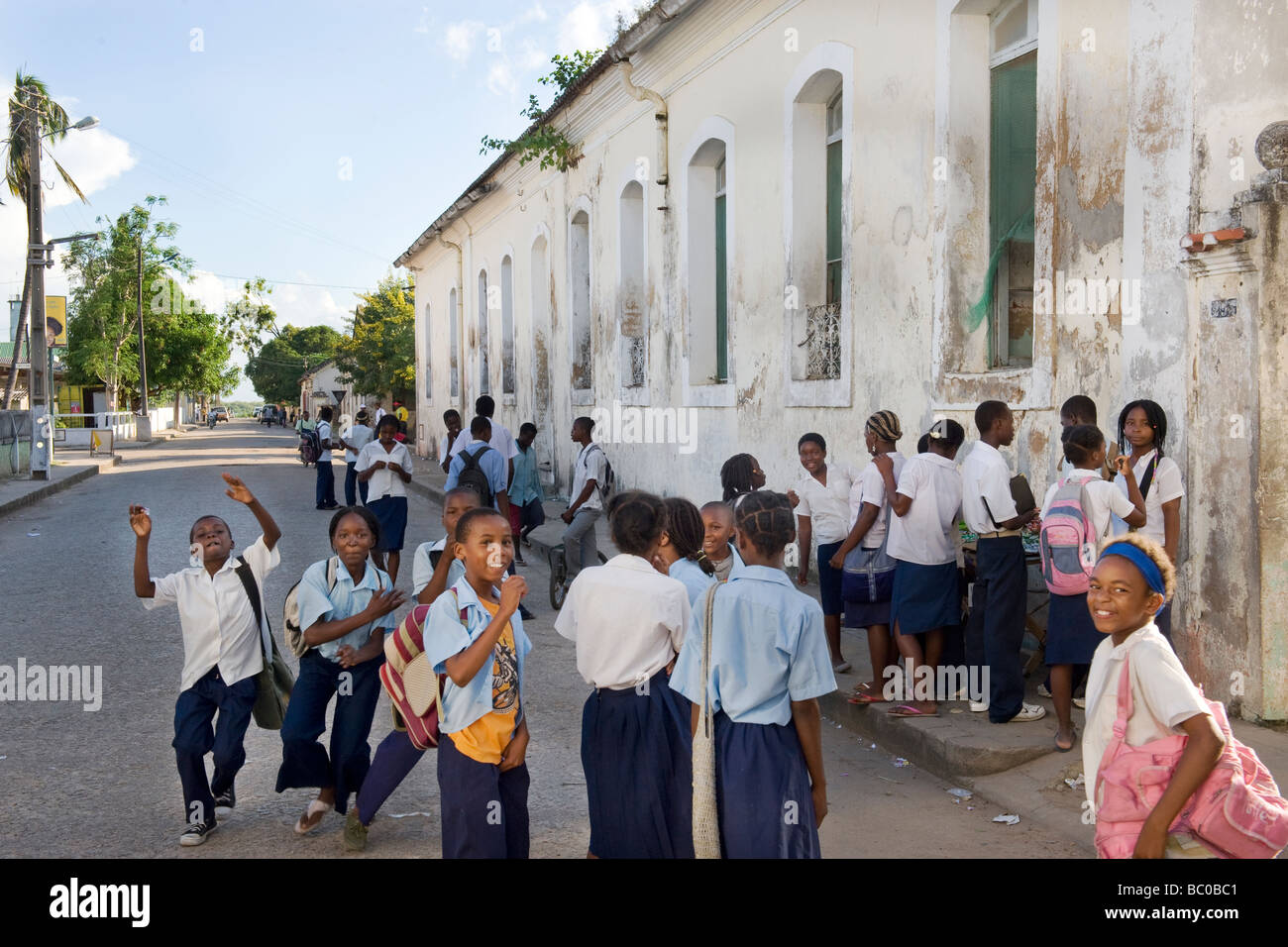 School and students in Quelimane Mozambique Stock Photo