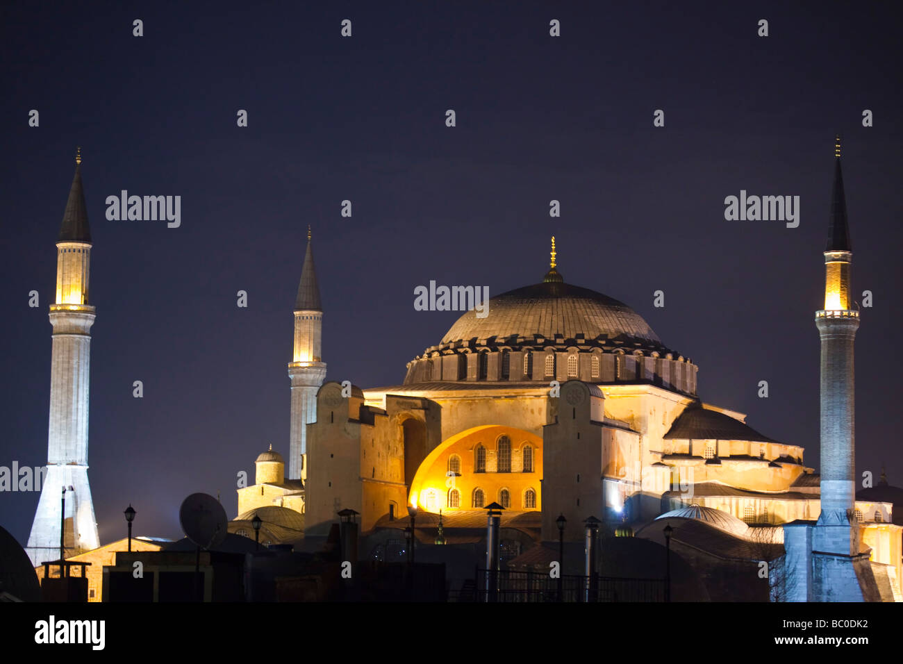 Night shot of the Hagia Sophia in Istanbul Turkey Stock Photo - Alamy