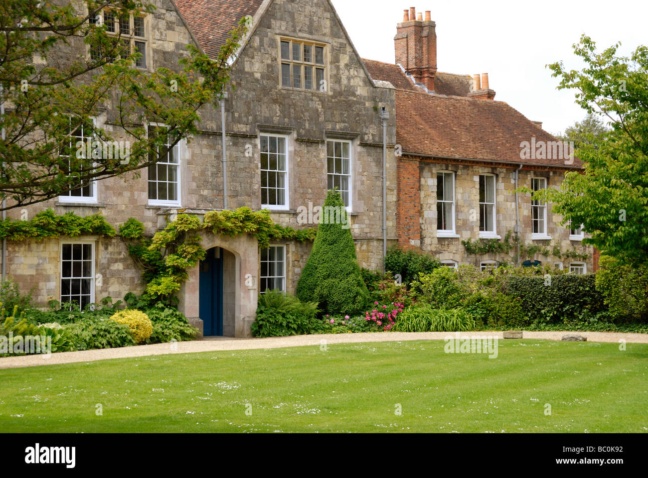 17th Century Church House at No 9 Cathedral Close Winchester Hampshire England Stock Photo