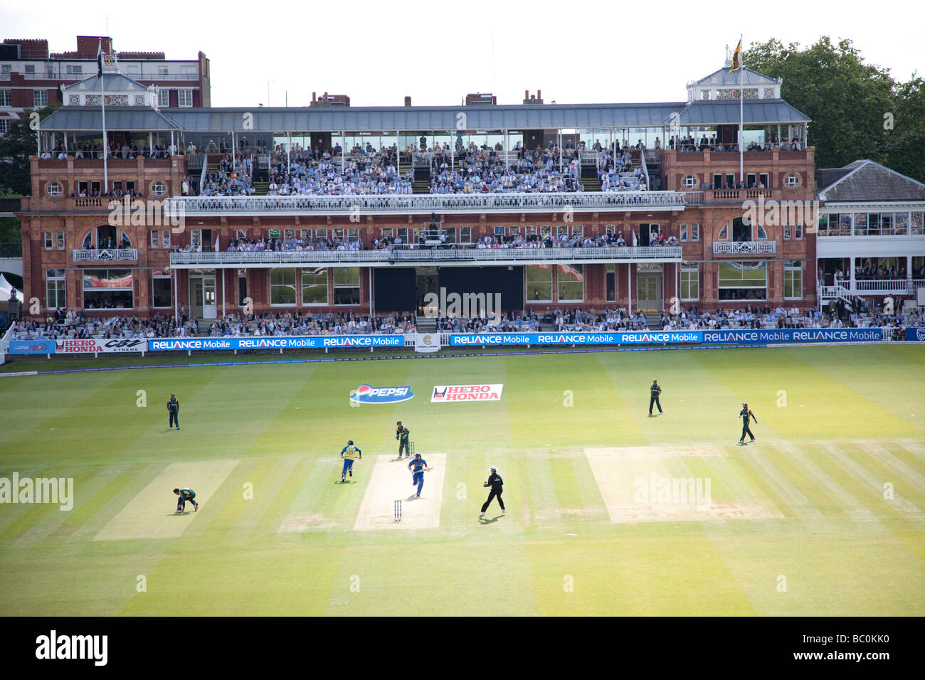 A general view of the ground during the ICC World Twenty20 Final between Pakistan and Sri Lanka at Lord's. Stock Photo