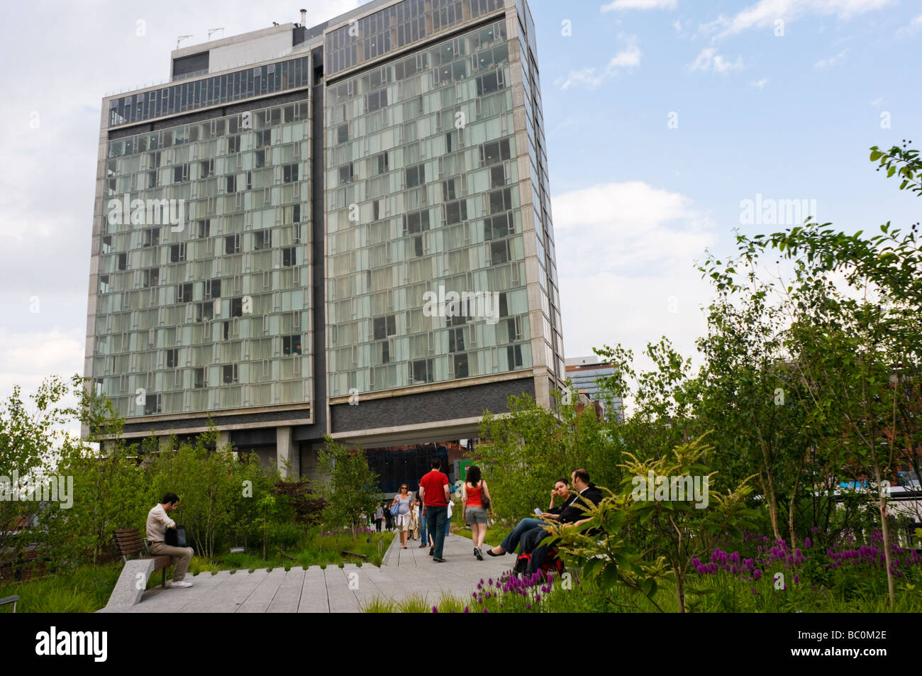 The Standard Hotel straddles the High Line park Stock Photo