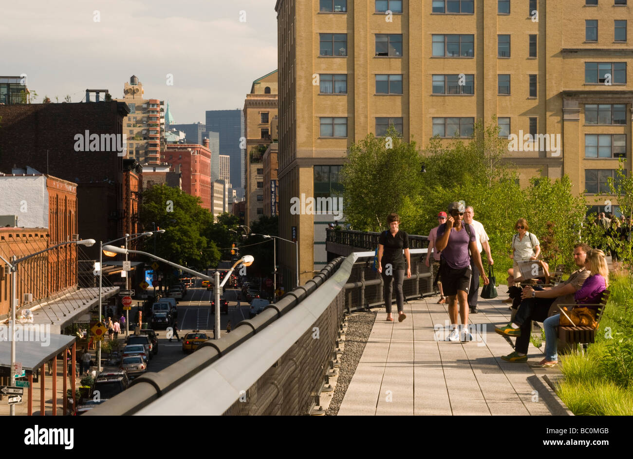 High line benches nyc hi-res stock photography and images - Alamy