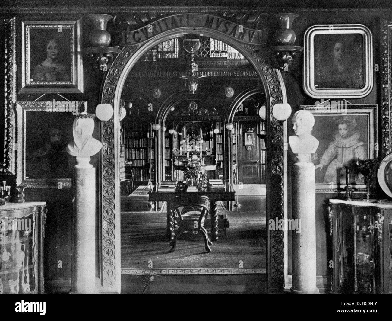 The library, Keir House, Bridge of Allan, Stirlingshire, Scotland, 1924