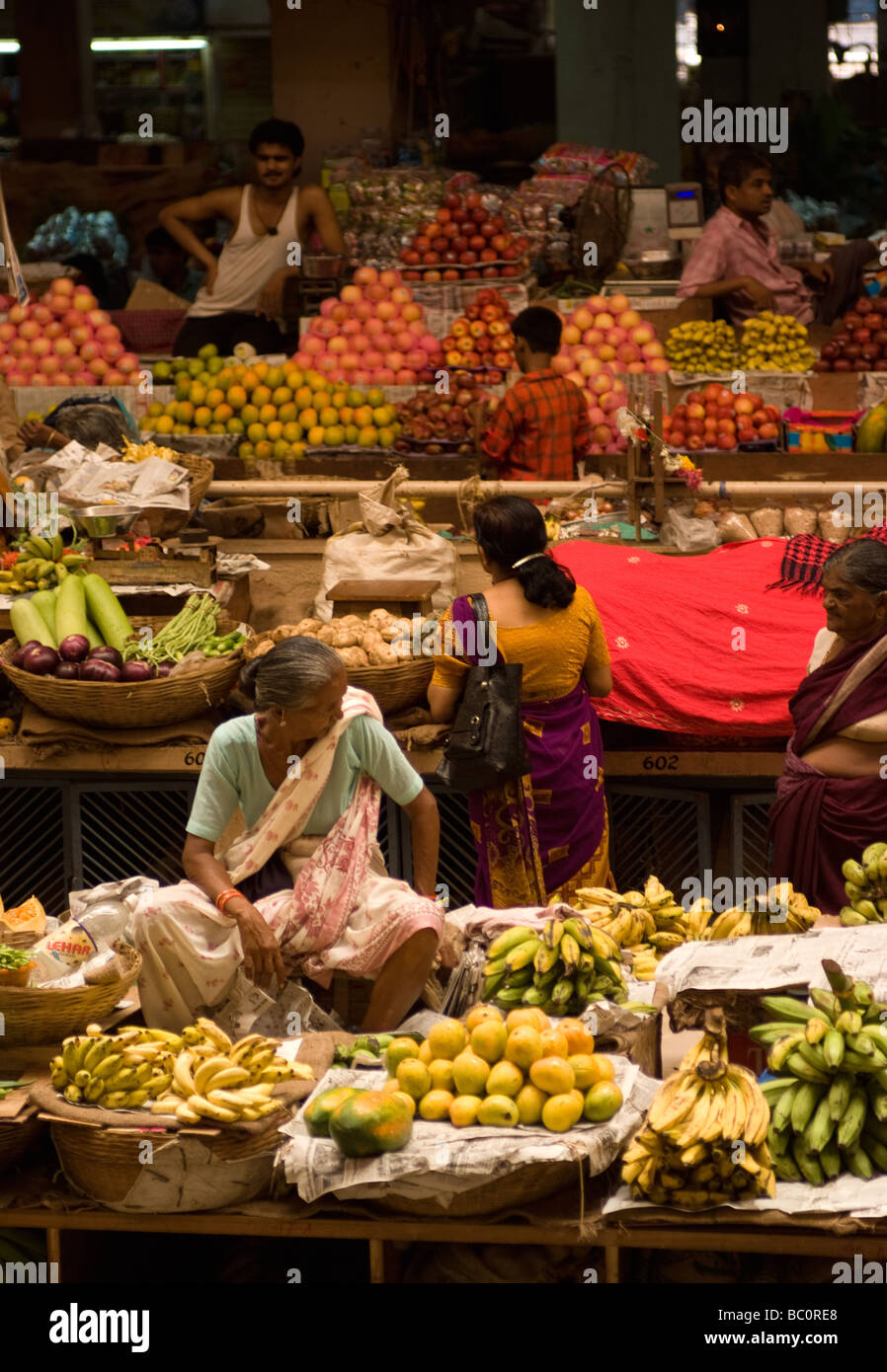 India fruit market hi-res stock photography and images - Alamy