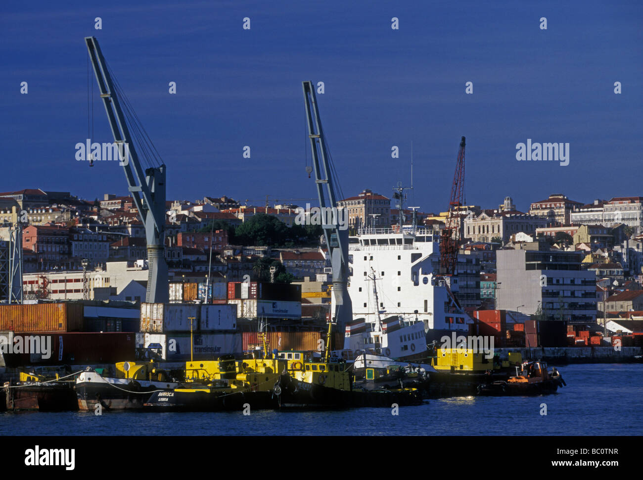 Container port river tejo hi-res stock photography and images - Alamy