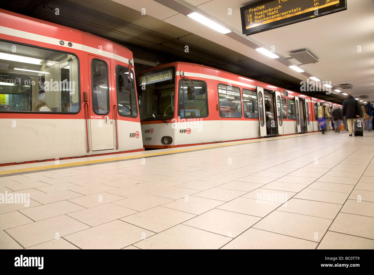 U Bahn Trains With Passengers Alighting At Platform Cologne Germany Stock Photo