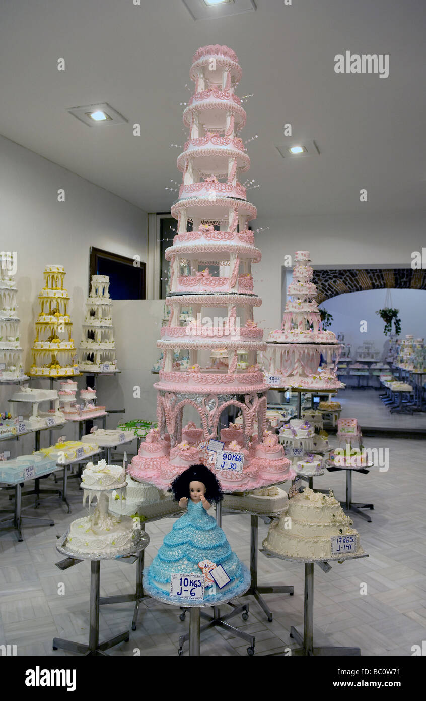 Mexican multi tiered wedding cakes on sale in the Centro Historico, Mexico  city Stock Photo - Alamy, image size:846x1390