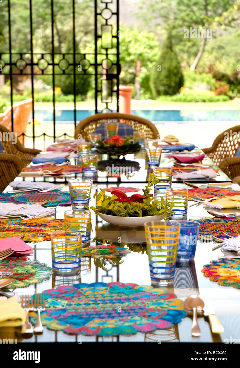Colonial style table setting hi-res stock photography and images - Alamy