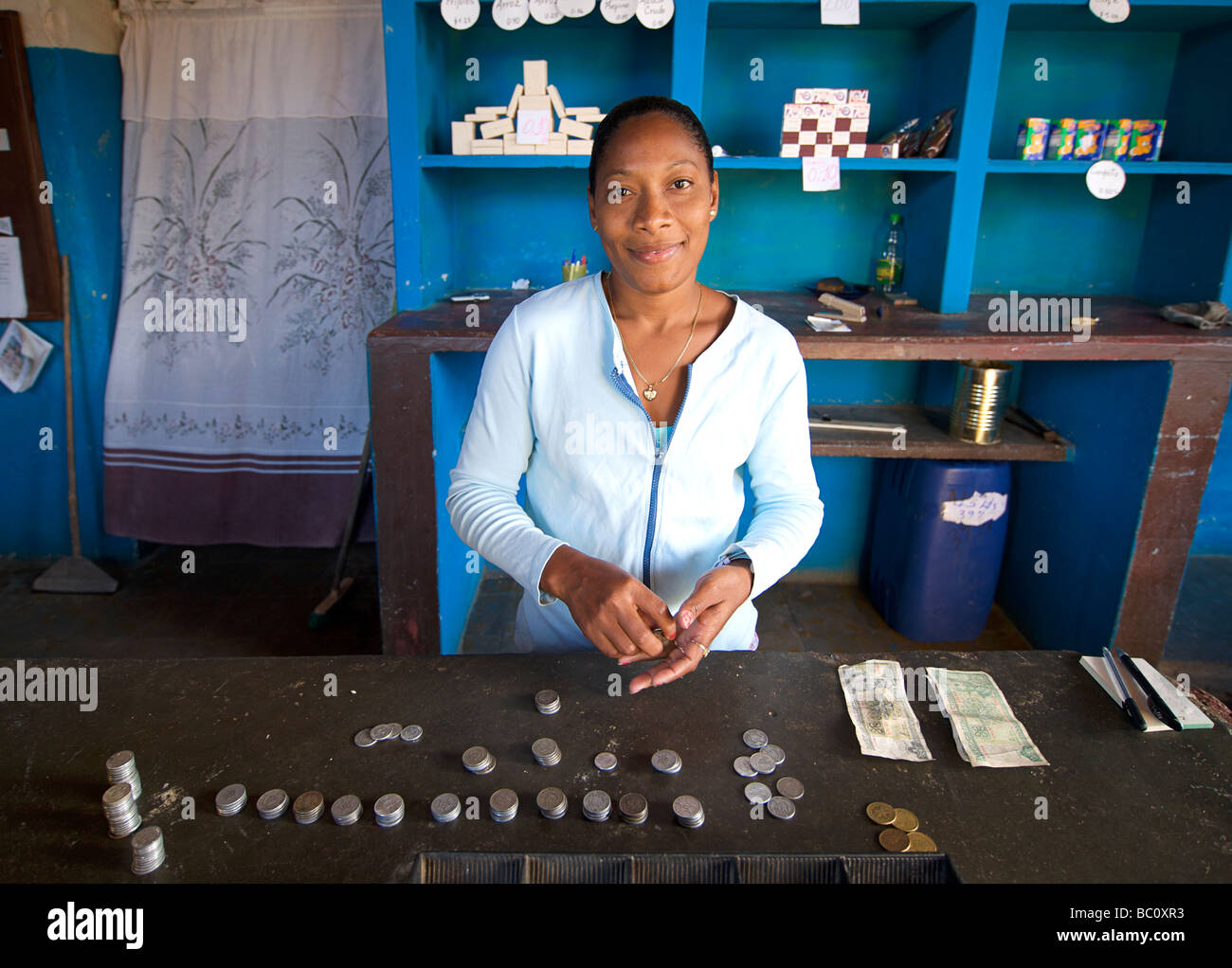 Shopkeeper cuba hi-res stock photography and images - Alamy