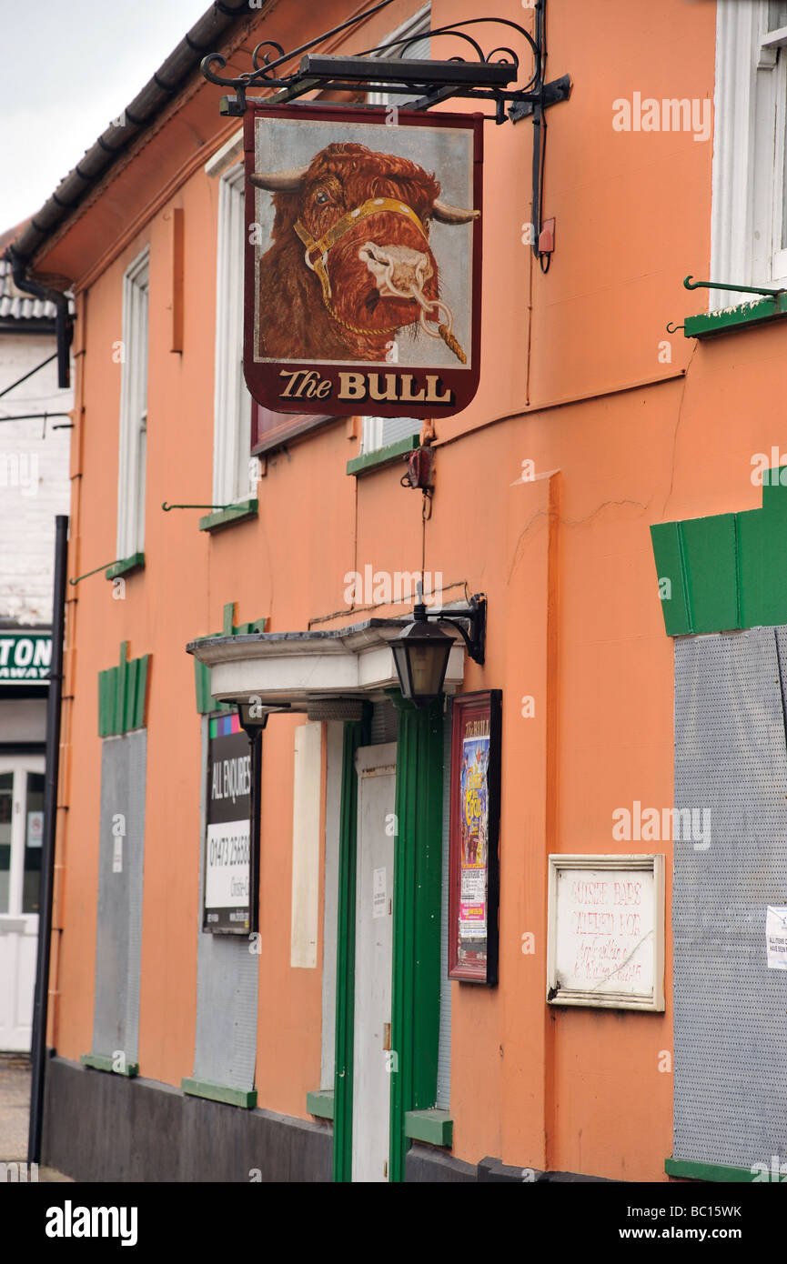 The Bull pub closed and boarded up Watton Thetford Norfolk UK . Stock Photo