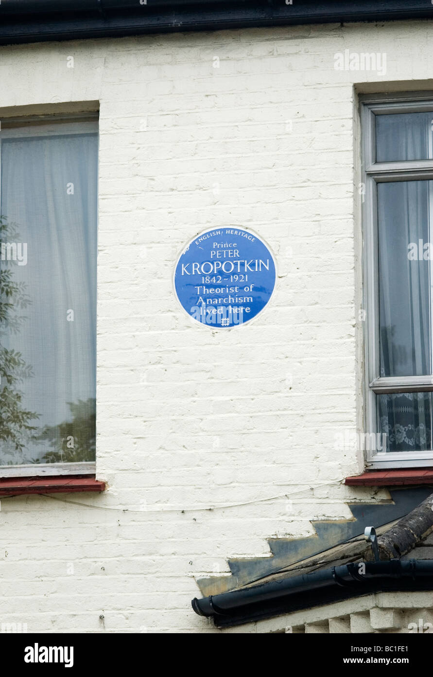 Blue plaque commemorating the anarchist Prince Peter Kropotkin, Bromley, Kent, England Stock Photo