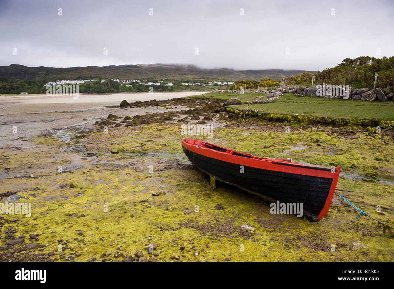 Irish dory at low tide at Mulrany, County Mayo Stock Photo
