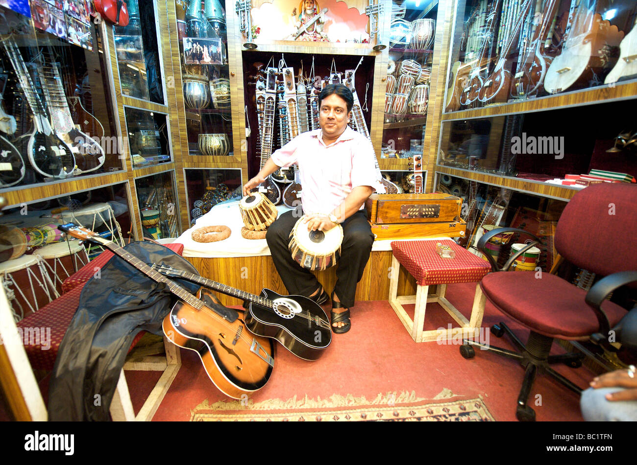 Guitar 2024 shop uttara