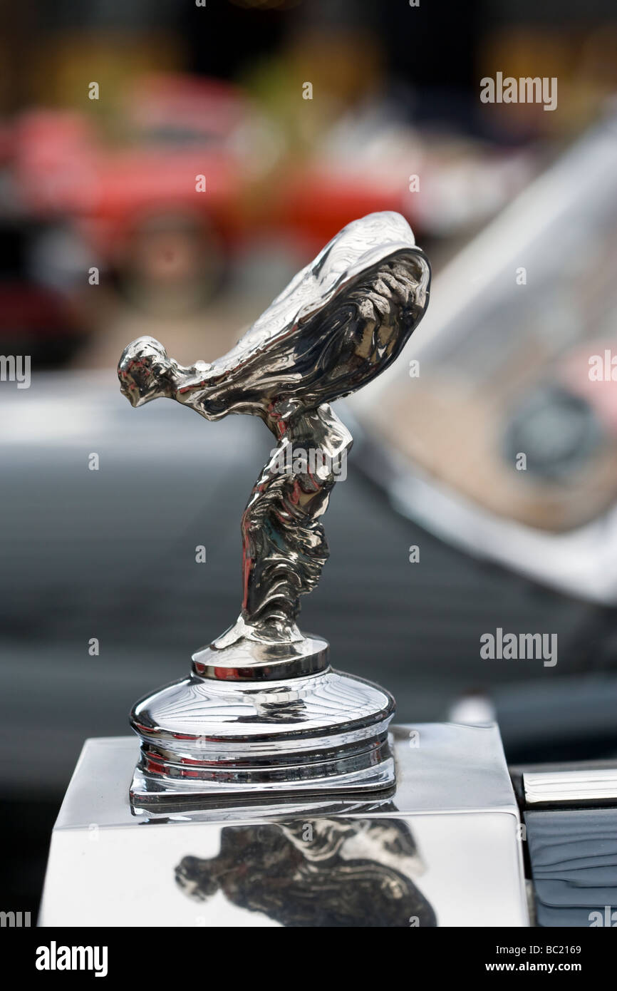 Emily, the figurine on front of Rolls Royce car Stock Photo - Alamy