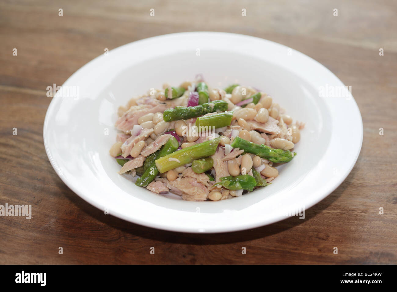 Fresh Healthy Tuna Fish and Asparagus Salad With Cannelloni Beans And