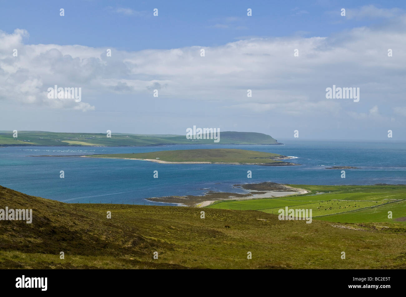 dh Eynhallow Sound ROUSAY ORKNEY Eynhallow island and Evie Orkney Westmainland view sounds Stock Photo